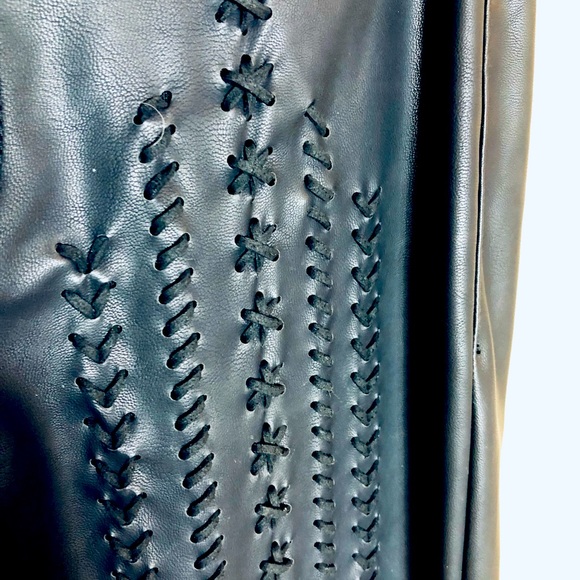 BLANK NYC Black Faux Leather Vegan Whipstitch Rock & Roll Jeans! Size 27 - Picture 4 of 15